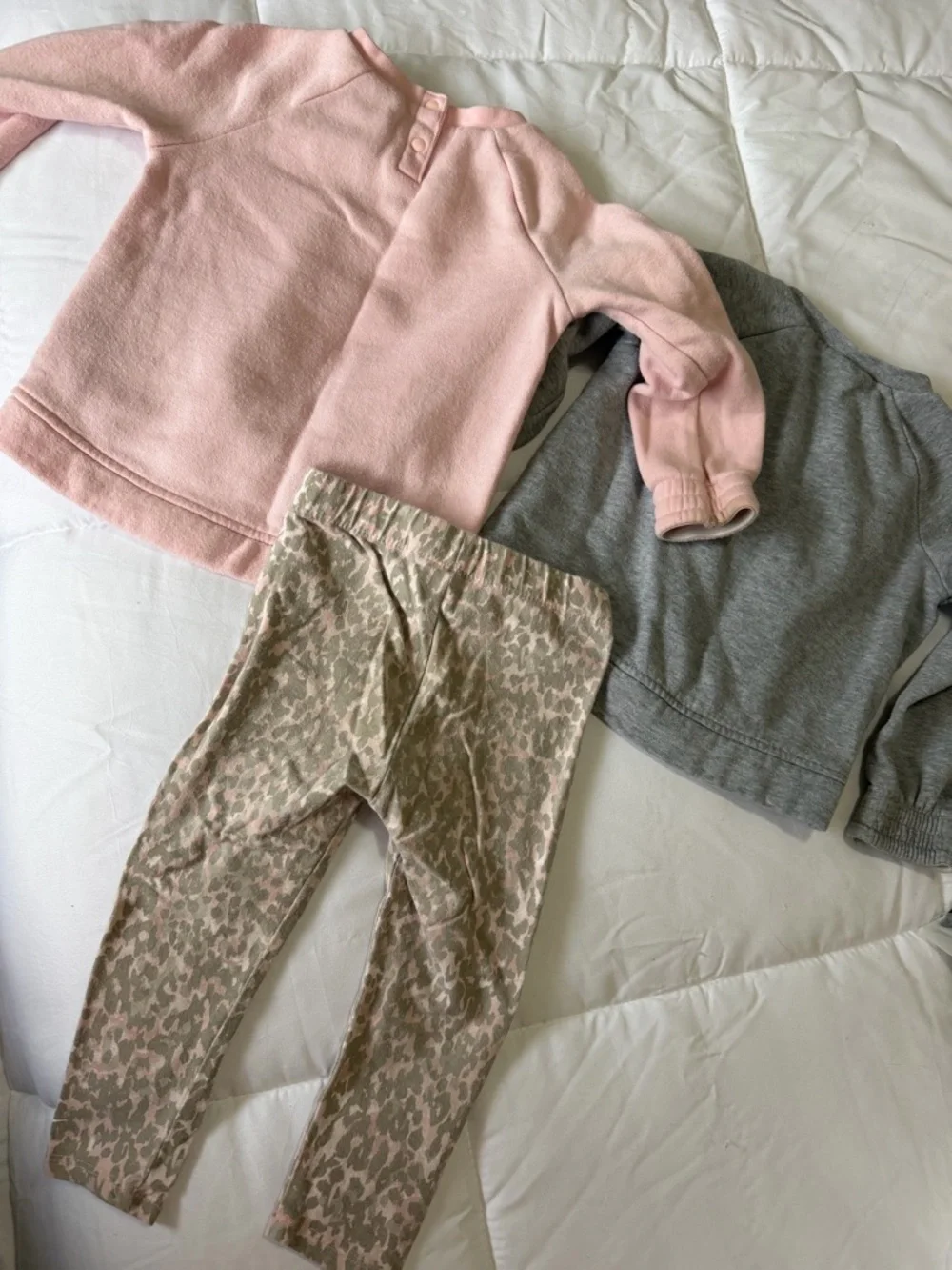 Nike Pink & Gray Kids Sweatshirt and Camo Leggings Set - Picture 6 of 6